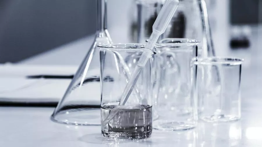 laboratoire cosmétique - fioles