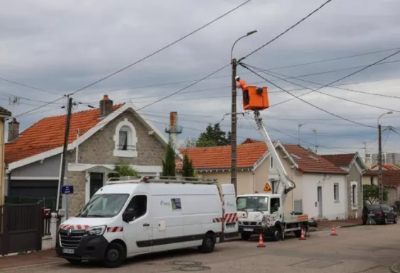 collaborateurs equans travaillant sur les leds de limoges