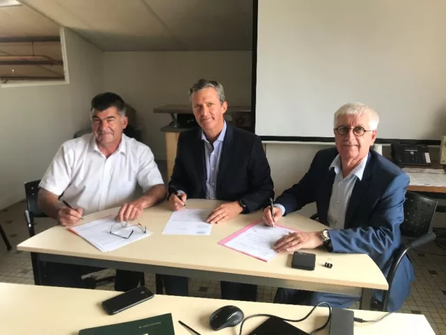 Signature acquisition des sociétés Destais & Blot par Ineo