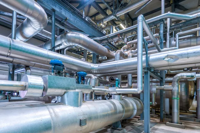 Intérieur usine Smarteo avec tuyaux